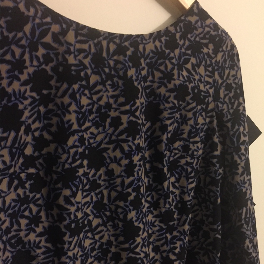 Patterned Dress - Picture 6 of 7